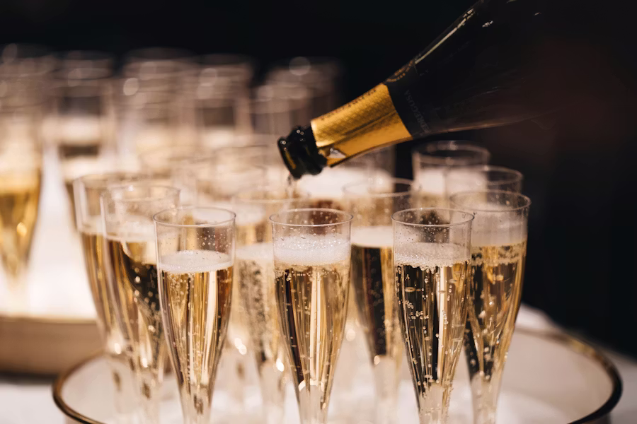 Prosecco zum Anstoßen